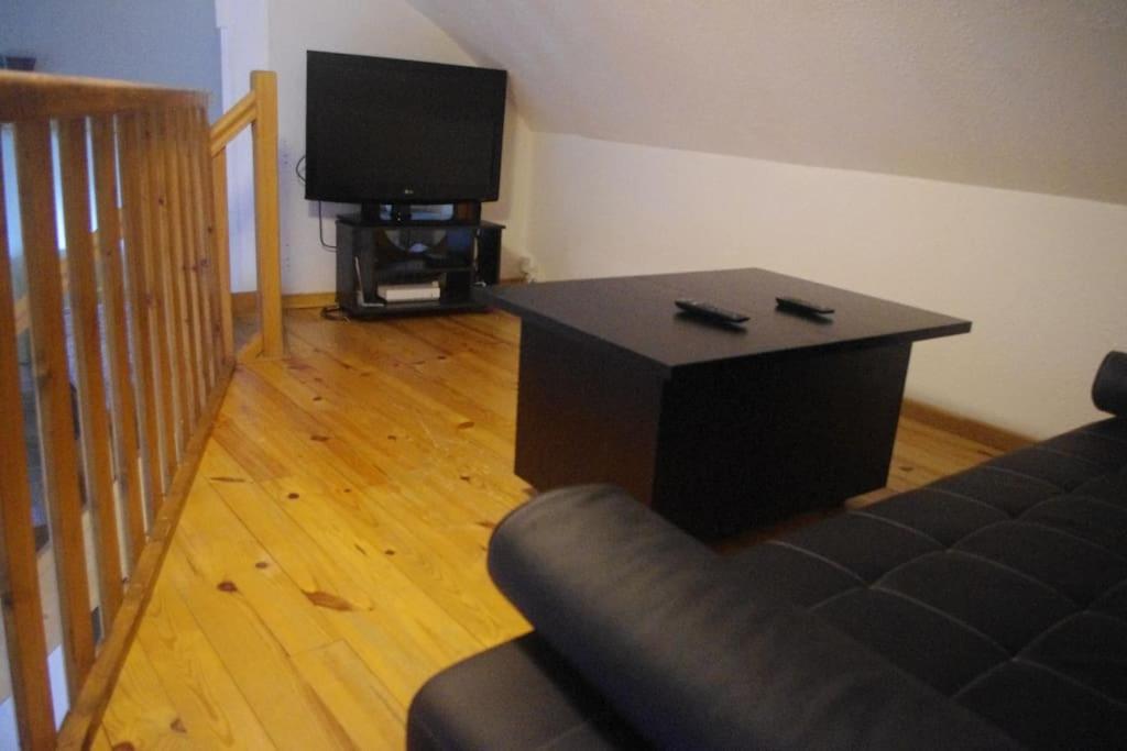 Appartement Rdc Dans Jolie Parc Arbore Beure Exterior foto